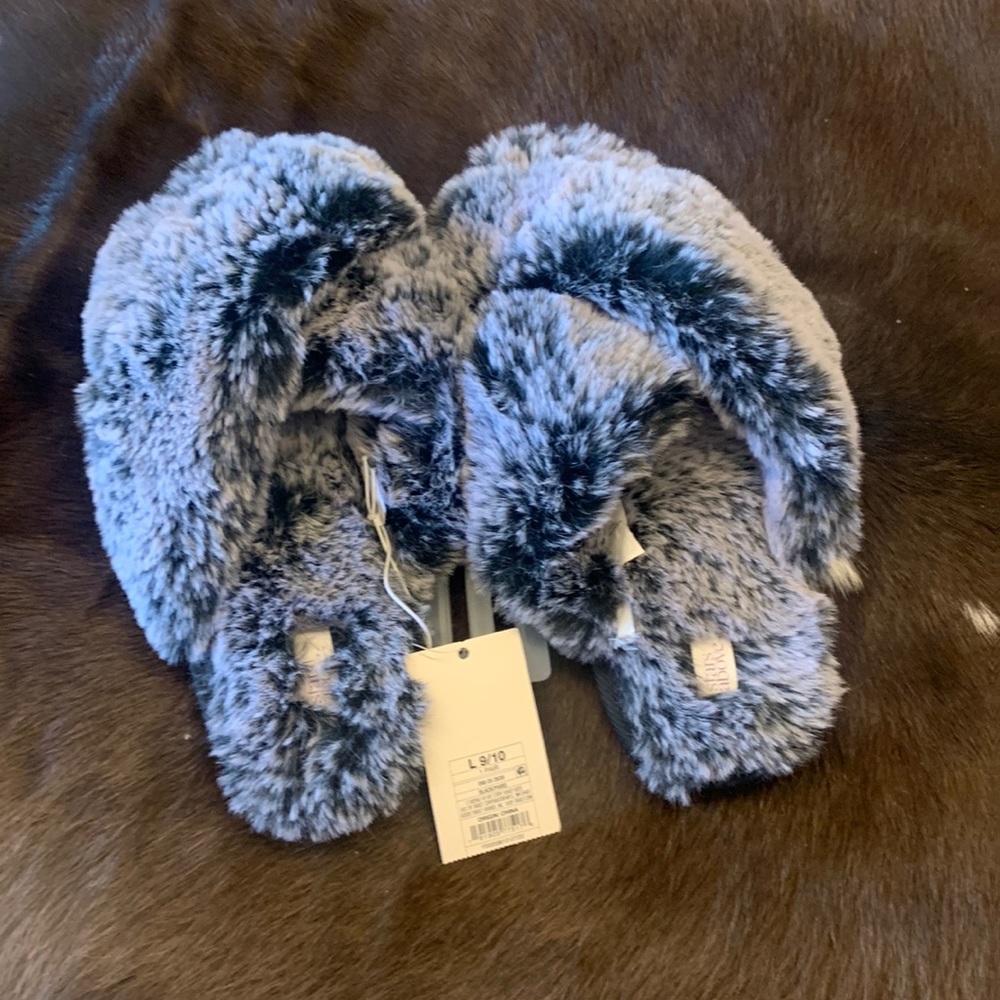 Target stars above brand fuzzy slippers - large9/10